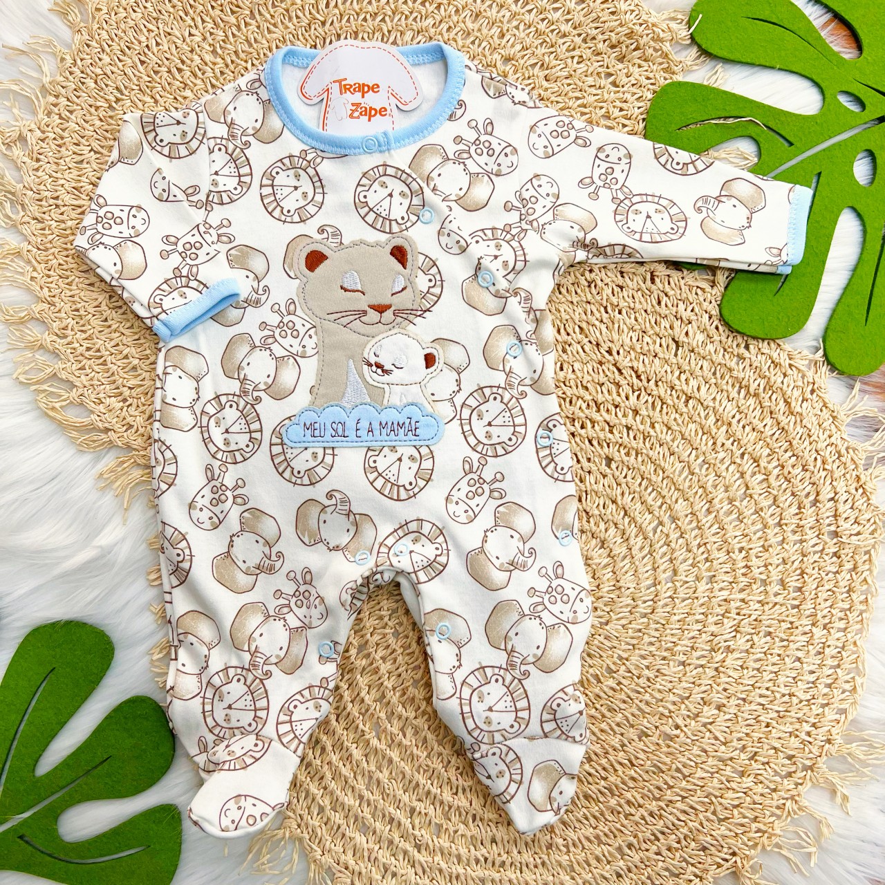 Macacão Malha Trape Zape - Meu Sol é a Mamãe - Azul Bebê e Off White